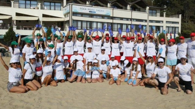 Плеяда спортни звезди почистиха морето и плажната ивица край Камчия